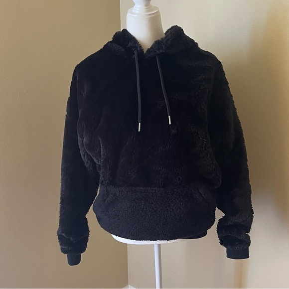 ASOS Design Oversized Faux Fur Hoodie - Picture 3 of 7